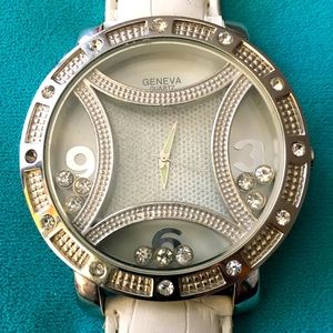 NWOT/GENEVA White Oversized Watch Face.